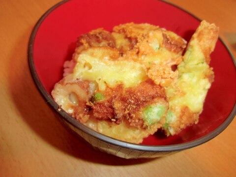 ちくわとブロッコリーのかき揚マヨ丼